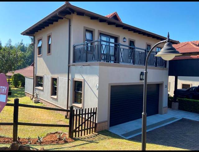 4 BEDROOM TOWNHOUSE FOR SALE IN MONTROSE